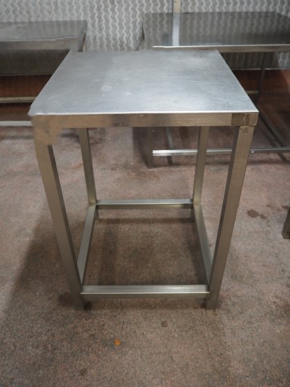 Stainless Steel Table 600 x 600 Pic 03
